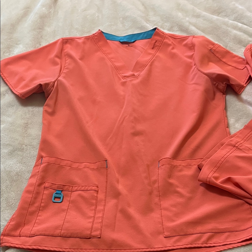 Peachy Carhartt scrub set